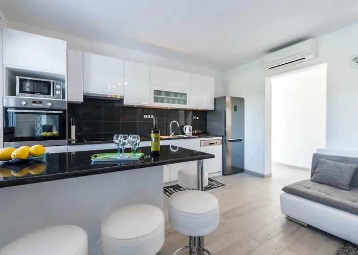 Serenity בית הארחה